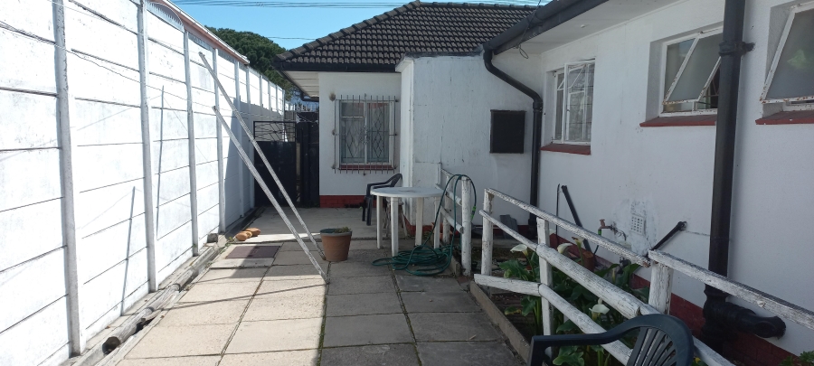 To Let 3 Bedroom Property for Rent in Lansdowne Western Cape